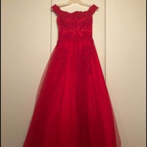 Red and long prom dress - Picture 11 of 11